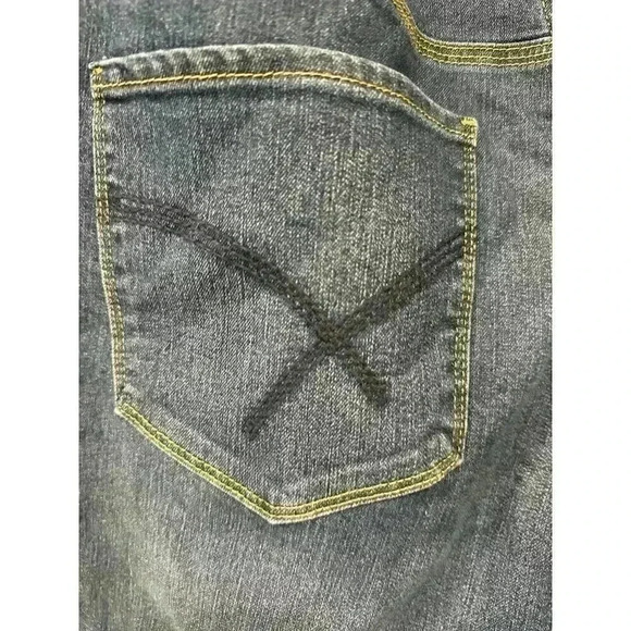 Christopher & Banks Classic Skimmer Capris in Size 12 Ave.  NWT - Picture 8 of 11